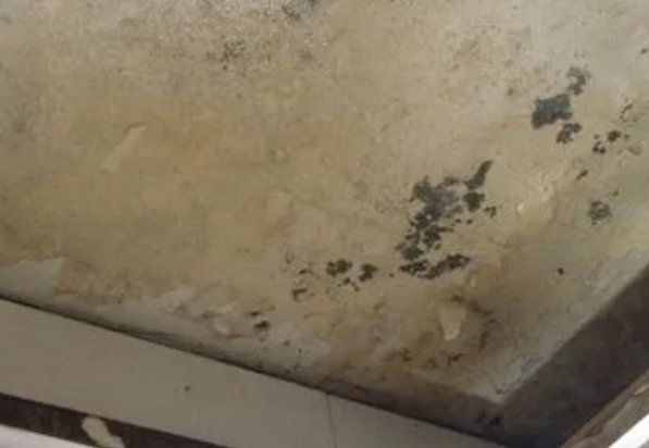 高昌阳台漏水维修公司分享下高昌卫生间渗水维修需要注意哪些问题。